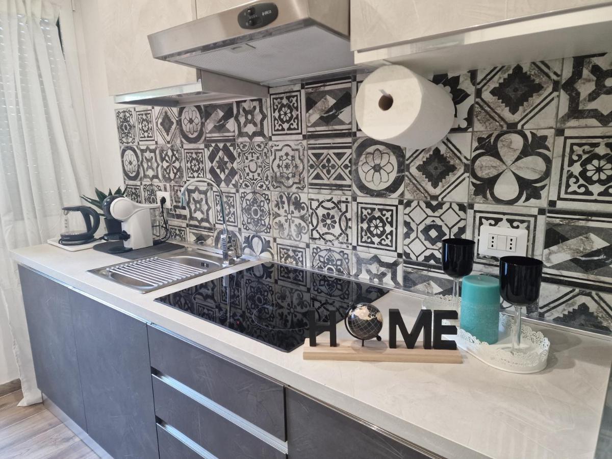 Home K&Y Elite Pineta Rome Bagian luar foto